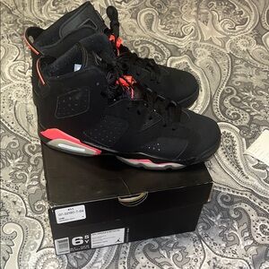 Jordan retro bred 6 GS 6.5Y
